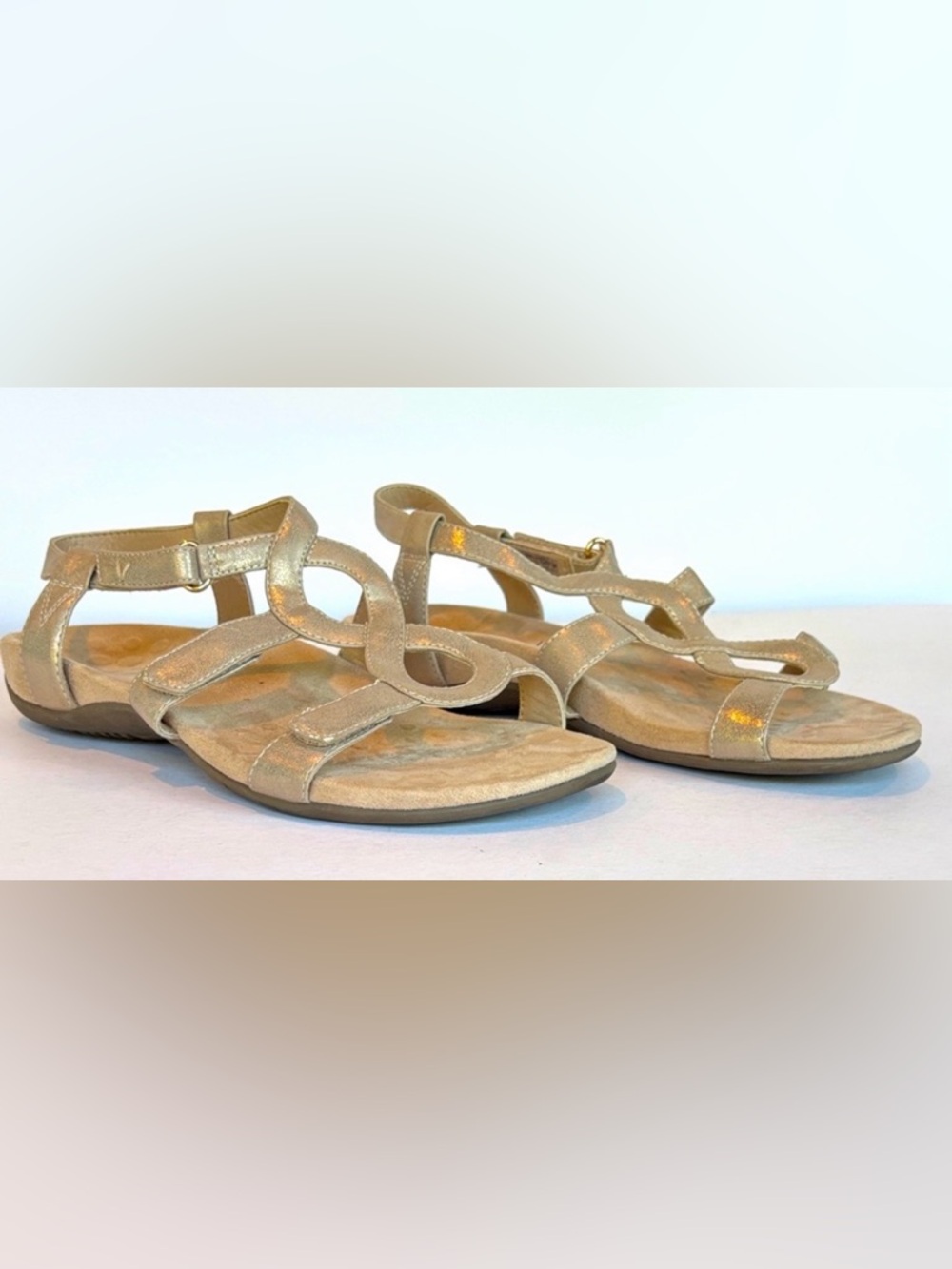 Vionic Jodie Sandals  in Metallic Gold / Champagne Size 8